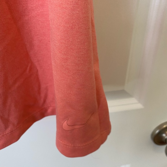 Peach Nike Dri-Fit tank size M - Picture 2 of 4